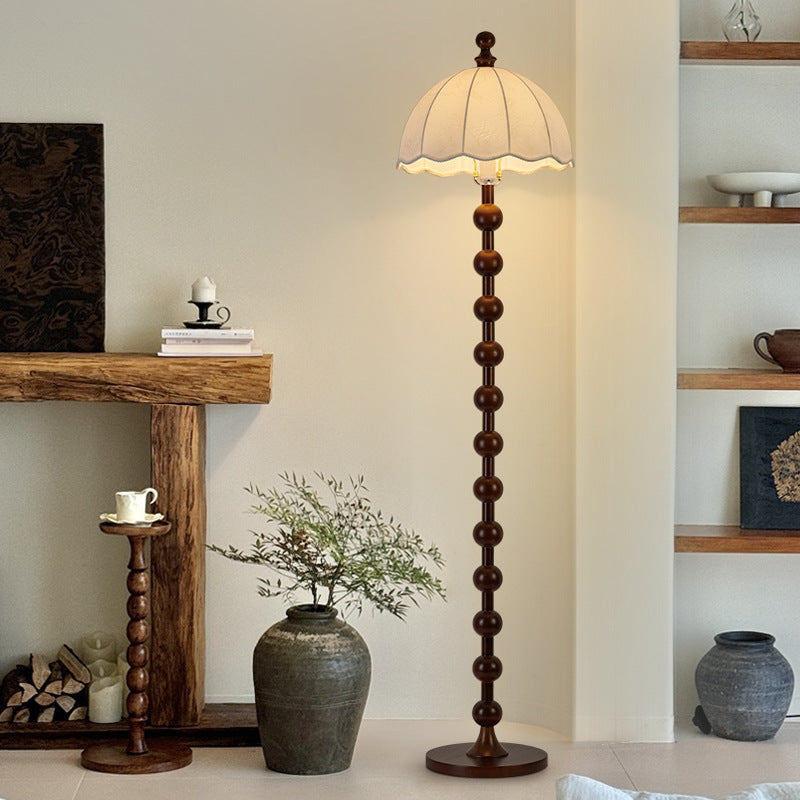 Vintage-Inspired Beaded Floor Lamp - A Touch of Nostalgia