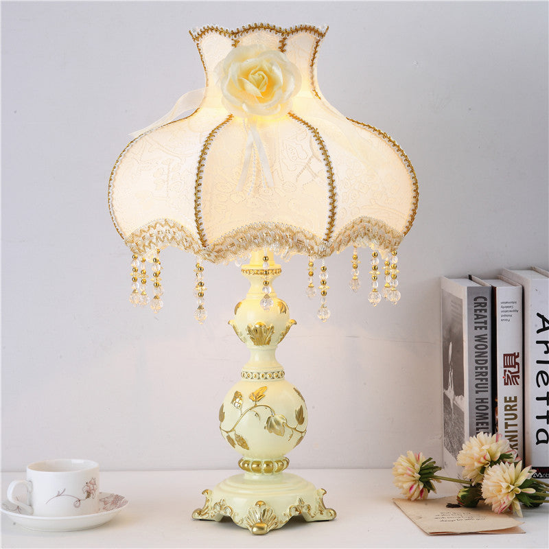 Vintage Floral Table Lamp with Crystal Accents - A Touch of Romantic Elegance