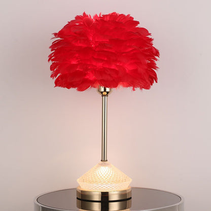 Luxurious Feather Table Lamp - A Touch of Glamour