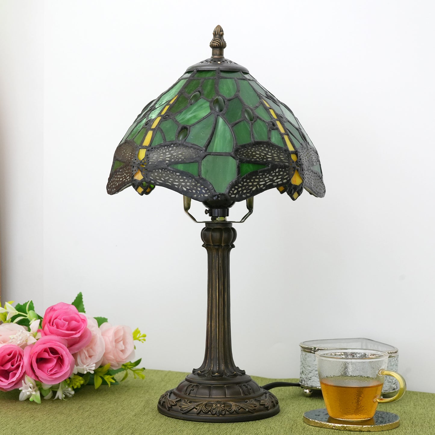 Dragonfly Stained Glass Table Lamp - A Touch of Vintage Elegance