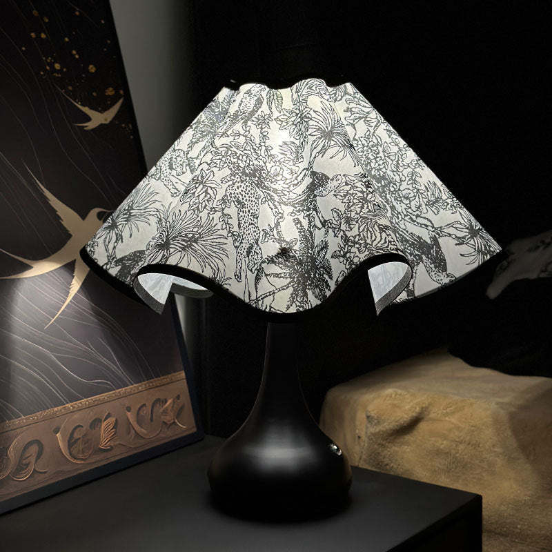 Vintage Floral Table Lamp - A Touch of Romantic Elegance