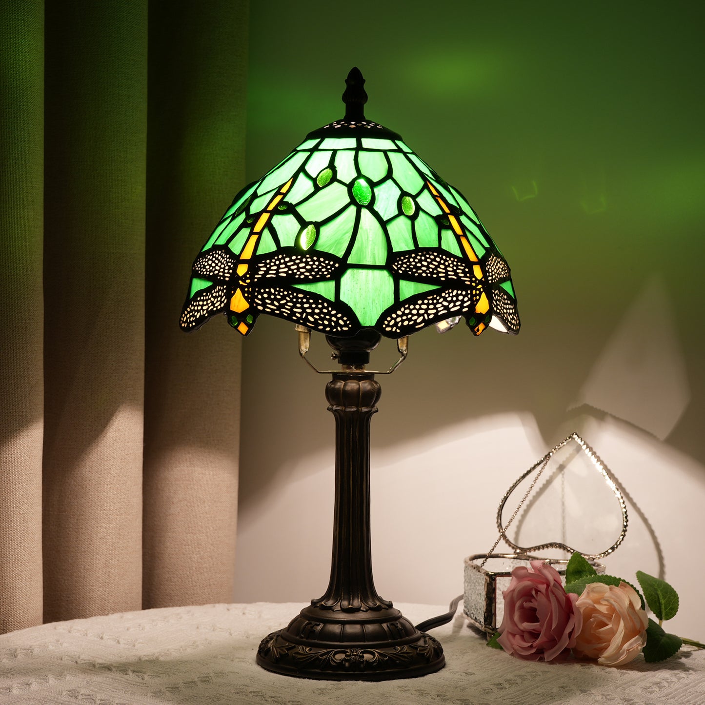 Dragonfly Stained Glass Table Lamp - A Touch of Vintage Elegance