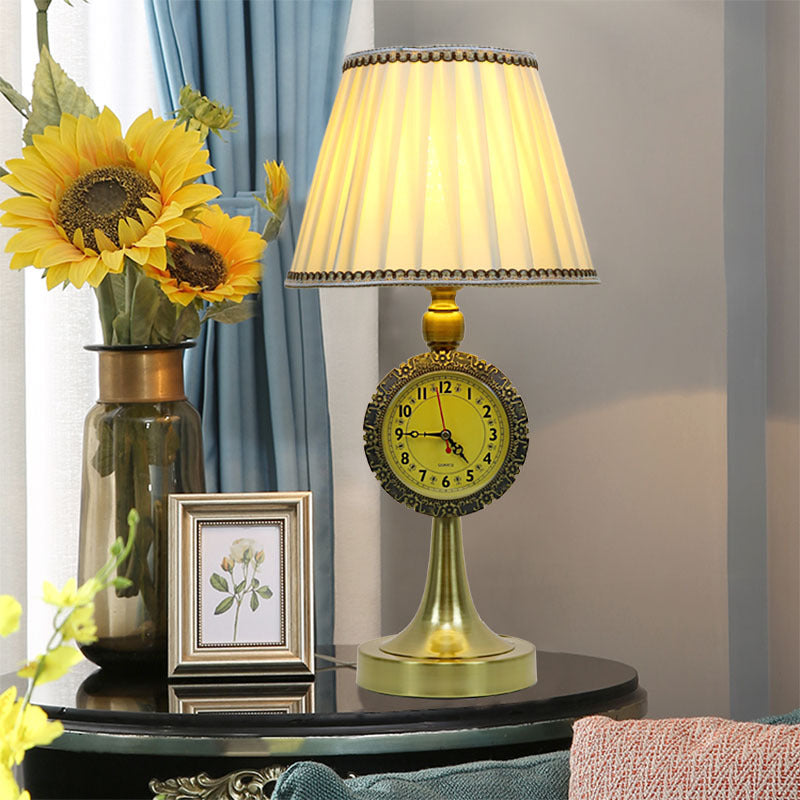 Vintage Table Lamp with Built-in Clock - A Timeless Classic