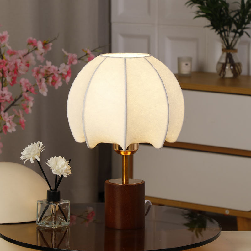 Vintage Floral Table Lamp - A Touch of Romantic Elegance