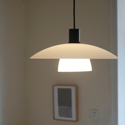 Mid-Century Modern Pendant Light - Sleek and Timeless Design