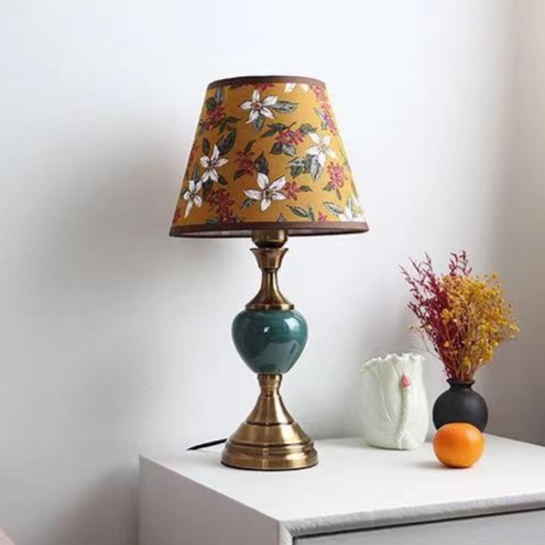 Vintage Floral Table Lamp - A Touch of Romantic Elegance