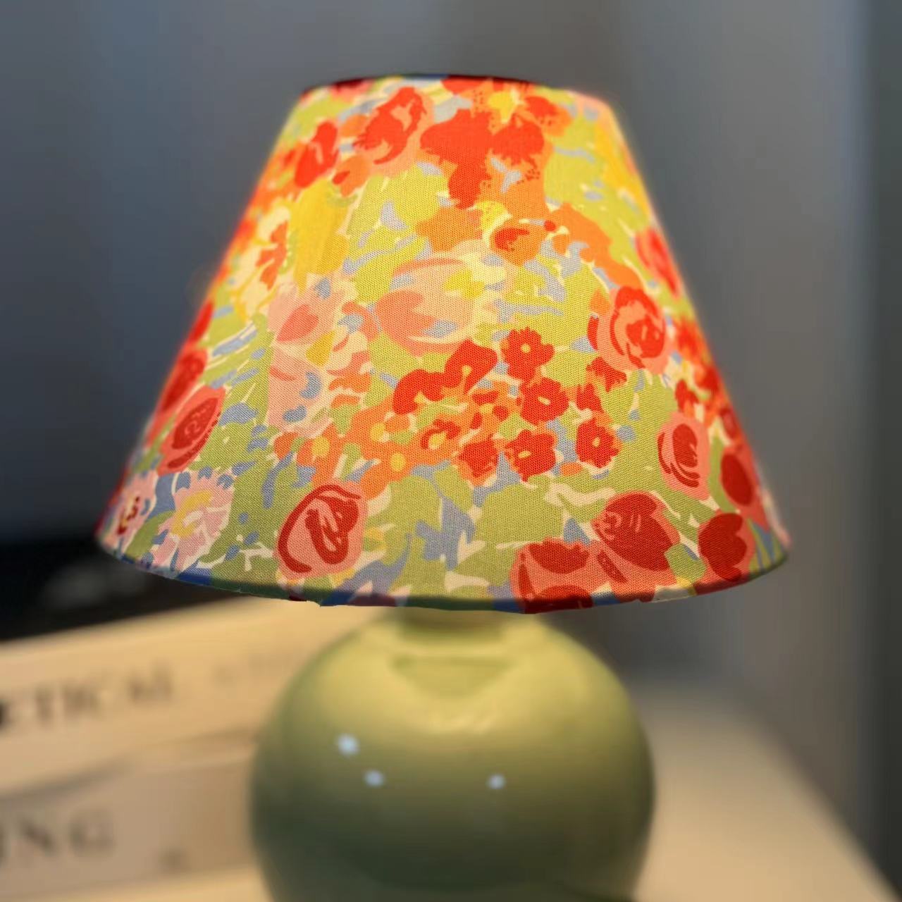 Vintage Floral Table Lamp - A Touch of Romantic Elegance