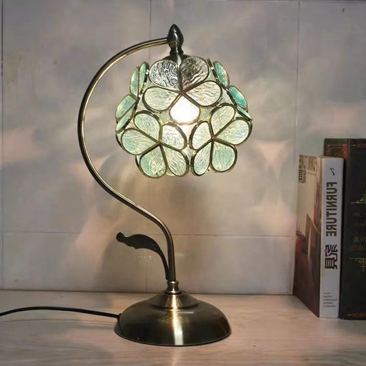 Vintage Flower Petal Table Lamp - A Delicate and Romantic Touch