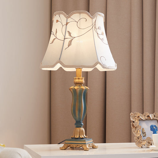 Vintage Floral Table Lamp with Embroidered Shade - A Touch of Romantic Elegance