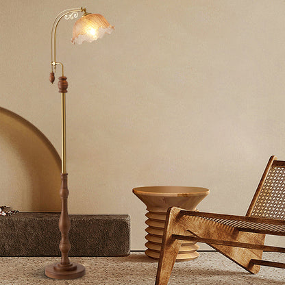 Vintage-Inspired Floor Lamp with Glass Shade - A Touch of Nostalgia