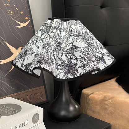 Vintage Floral Table Lamp - A Touch of Romantic Elegance