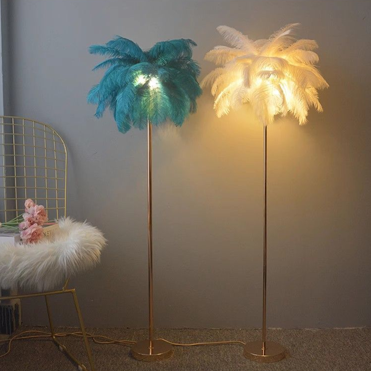 Luxurious Feather Floor Lamp - A Touch of Glamour