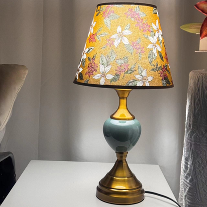 Vintage Floral Table Lamp - A Touch of Romantic Elegance